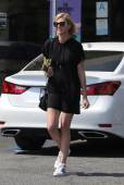 Charlize Theron out in LA 8/12/18w6qv6ecktv.jpg