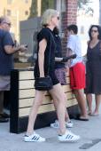 Charlize Theron out in LA 8/12/18u6qv6e5c3a.jpg