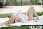 Ivy is oiled out back l6repog2cd