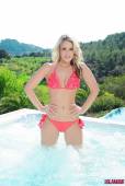 Candice Collyer Red Bikini In The Jacuzzi-k6vklv04w4.jpg