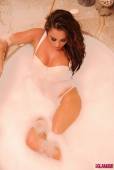 Chloe Goodman Wet And Soapy In The Bath-k6vlbxknso.jpg