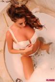 Chloe Goodman Wet And Soapy In The Bath-f6vlca9zkq.jpg