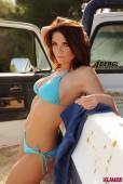 Emma Leigh Peels Off Her Denim Shirt With Little Shorts And Bikini w6vmdlcd0r