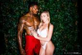 Kendra Sunderland p6vmro550b