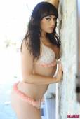 Charlotte Narni White And Peach Bra And Thong l6vnb8ko65