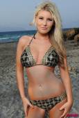 Rosy Obrien Topless On The Beach e6vn2gh7qr