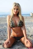 Rosy Obrien Topless On The Beach r6vn2fhidn