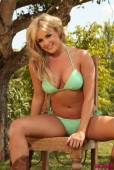 Amy Green Strips Naked In The Garden From Her Green Bikini-w6vnvgd2ia.jpg