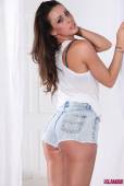 Lara Sancto Lara Peels Off Her Top And Denim Shorts To Reveal Her Lingerie-56vnrxco6t.jpg