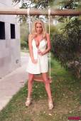 Janine-Leech-White-Dress-On-The-Swing-l6vo7bsm3p.jpg