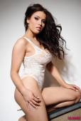 Kelly Andrews Strips From Her White Bodysuit c6vogi2hna