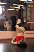Young gymnast girl-q6vpbdbuym.jpg