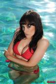 Charlotte-Narni-Red-Bikini-In-The-Pool-g6vowvn5eu.jpg