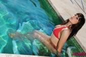 Charlotte Narni Red Bikini In The Pool 26vowvwkqr