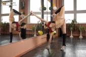 Young gymnast girl p6vpbc6it1
