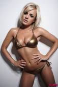 Amy Green Gold Bikini k6vpi2i3dq