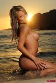 Michelle Cole Catching The Sunset Naked On The Beach a6vp5woelt