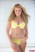 Holly H Yellow Bra And Thong k6vp99ips1