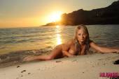 Michelle Cole Catching The Sunset Naked On The Beach k6vp5wksd4