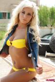 Beckiie-Hague-Stripping-From-Bikini-And-Denim-By-The-Truck-i6vq63bbs0.jpg
