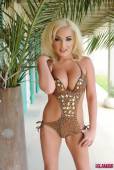 Dannie Aston Stripping From Her Brown Swimsuit u6vqw1octv