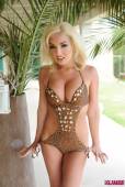 Dannie Aston Stripping From Her Brown Swimsuit q6vqw1td1x
