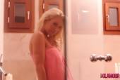 Janine Leech Naked Wet And Soapy In The Bath-v6vr46jjx4.jpg