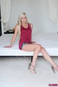 Natalie Fox Red Top And Denim Shorts v6vr5v0j1s