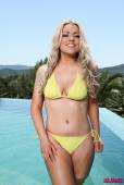 Brandy Brewer Yellow Bikini Poolside Strip n6vsc4g2po