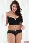 Emma Trott Black Bra And Panties r6vsb6eo6a