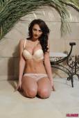 Lucy P Cream Bra And Panties u6vsf08rjl