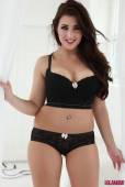 Emma Trott Black Bra And Panties e6vsb6apju