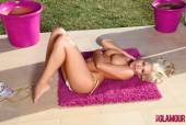 Genna Fox Sexy In Bikini By Pool w6vshonigi