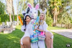 Gina Valentina Bailey Brooke Easter Bunnies - 228x-h6waq1glpr.jpg