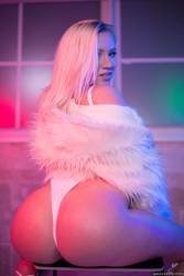 Bailey Brooke Hot Cold  - 294x q6wfpojj4c