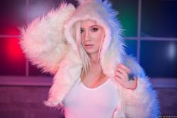 Bailey Brooke Hot Cold  - 294x n6wfpn700v