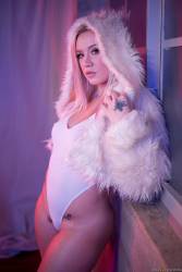Bailey Brooke Hot Cold  - 294x 16wfppoeus