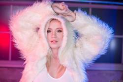 Bailey Brooke Hot Cold  - 294x n6wfpnm345