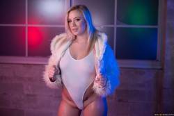 Bailey Brooke Hot Cold  - 294x o6wfpqj60j