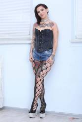 Natasha Ink Dap Destination with Manhandle k6wiv28s71