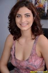 Mouna Leesa Moaning Mouna - 413x 26w1uj8kox