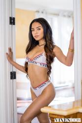 Maya Bijou A Common Passion  - 74x 46w4g8czt6