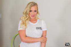 Bailey Brooke Stretch Strip Fuck  - 190x f6w4749u2o