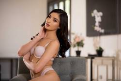 Emily Willis Lets Not Tell My Mom  - 297x r6w9iglbw4