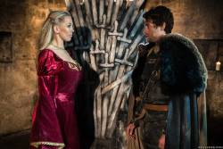  Rebecca More Ella Hughes Queen Of Thrones - 877x-q6wjh0wkny.jpg