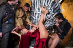  Rebecca More Ella Hughes Queen Of Thrones - 877x-76wjhlm5sz.jpg
