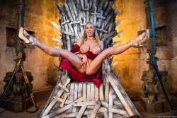  Rebecca More Ella Hughes Queen Of Thrones - 877x-c6wjgo9ere.jpg