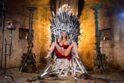  Rebecca More Ella Hughes Queen Of Thrones - 877x-76wjgoeyk4.jpg