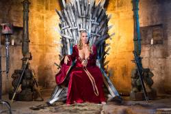  Rebecca More Ella Hughes Queen Of Thrones - 877x-i6wjg79p6n.jpg