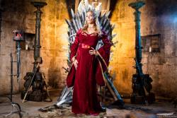  Rebecca More Ella Hughes Queen Of Thrones - 877x-v6wjg3mijy.jpg